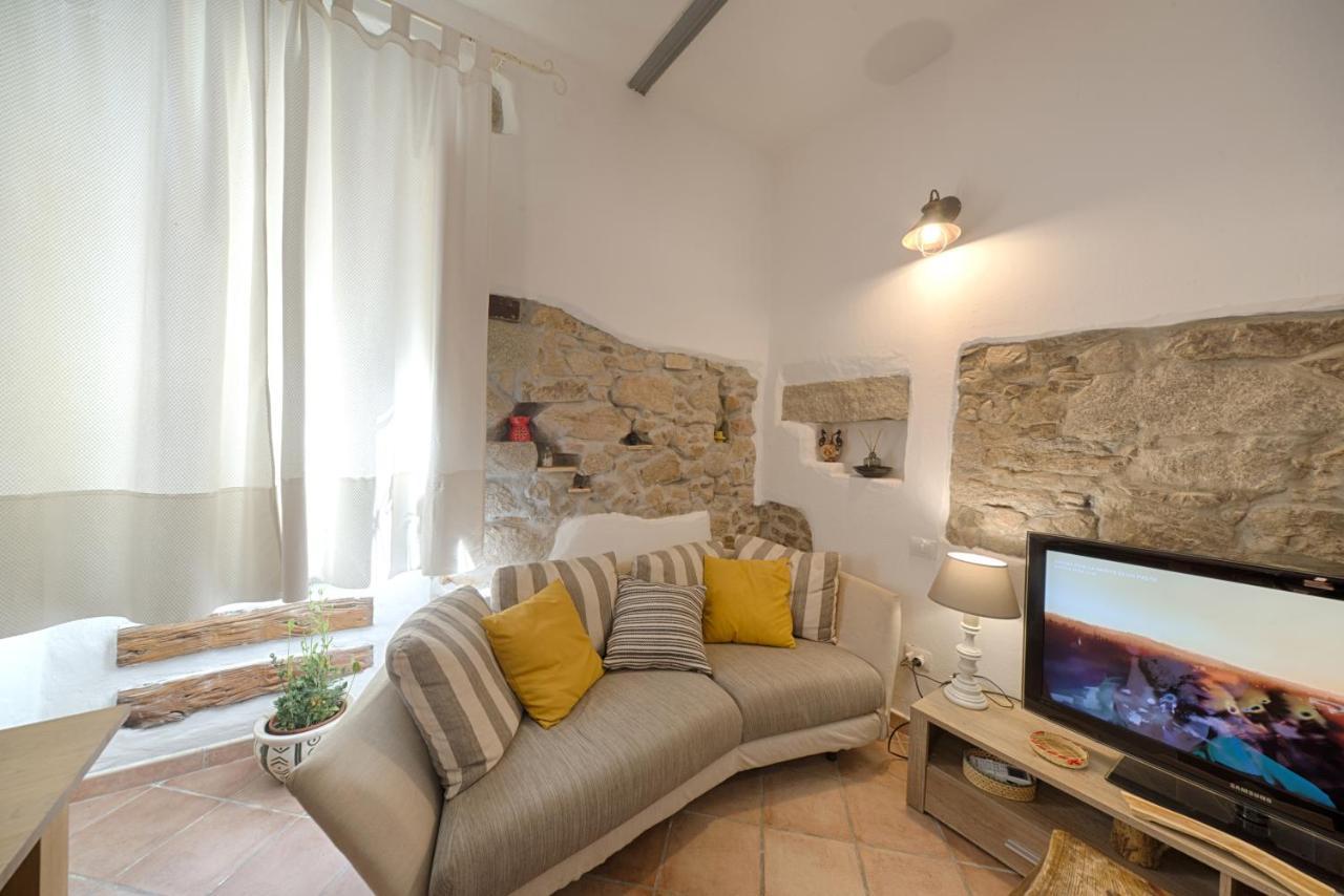 La Casetta Al Centro Di Olbia Exterior foto